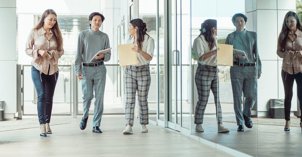 方盒欧盟扁蓝555：全过程商标注册代理价格