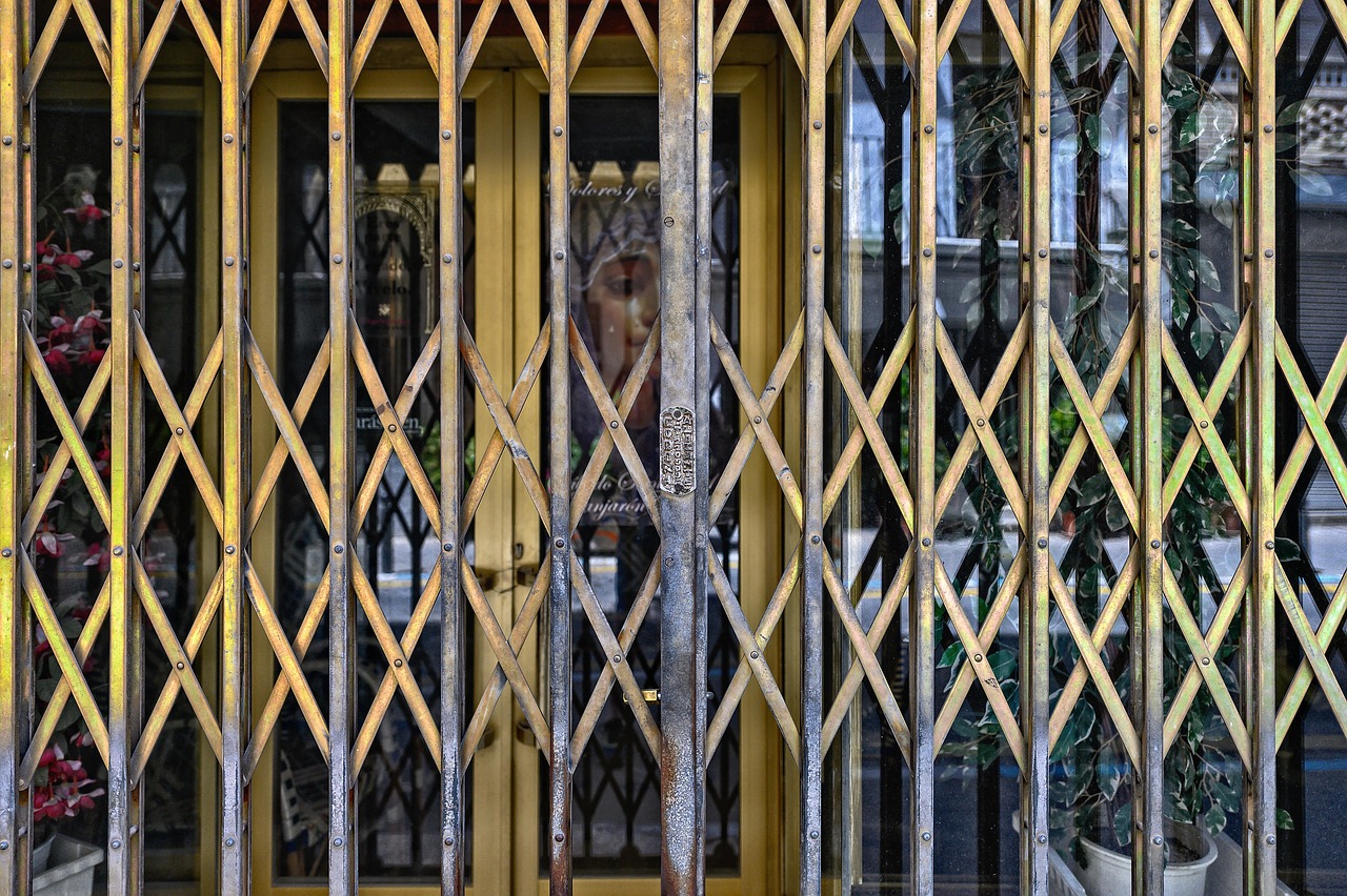 对游戏技术支持发起官方封闭式攻击的可能性与难点