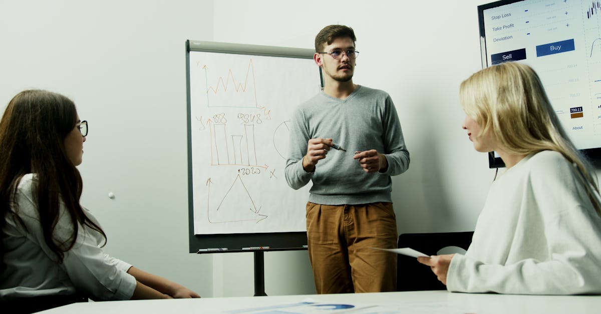 如何在企业中制定职员培训课程，提高达成率